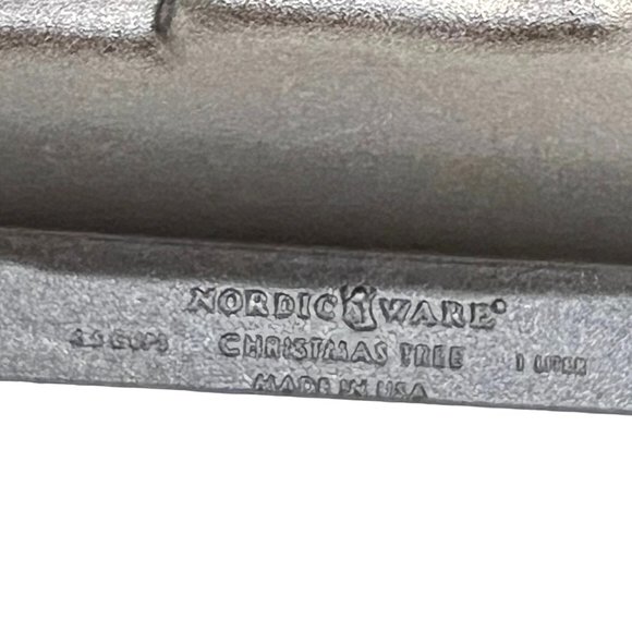 11" Nordic Ware Christmas Tree Bundt Cake Pan Mold 4 Cups Cast Aluminum USA - Picture 2 of 11